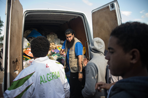 Human Relief Foundation In Calais